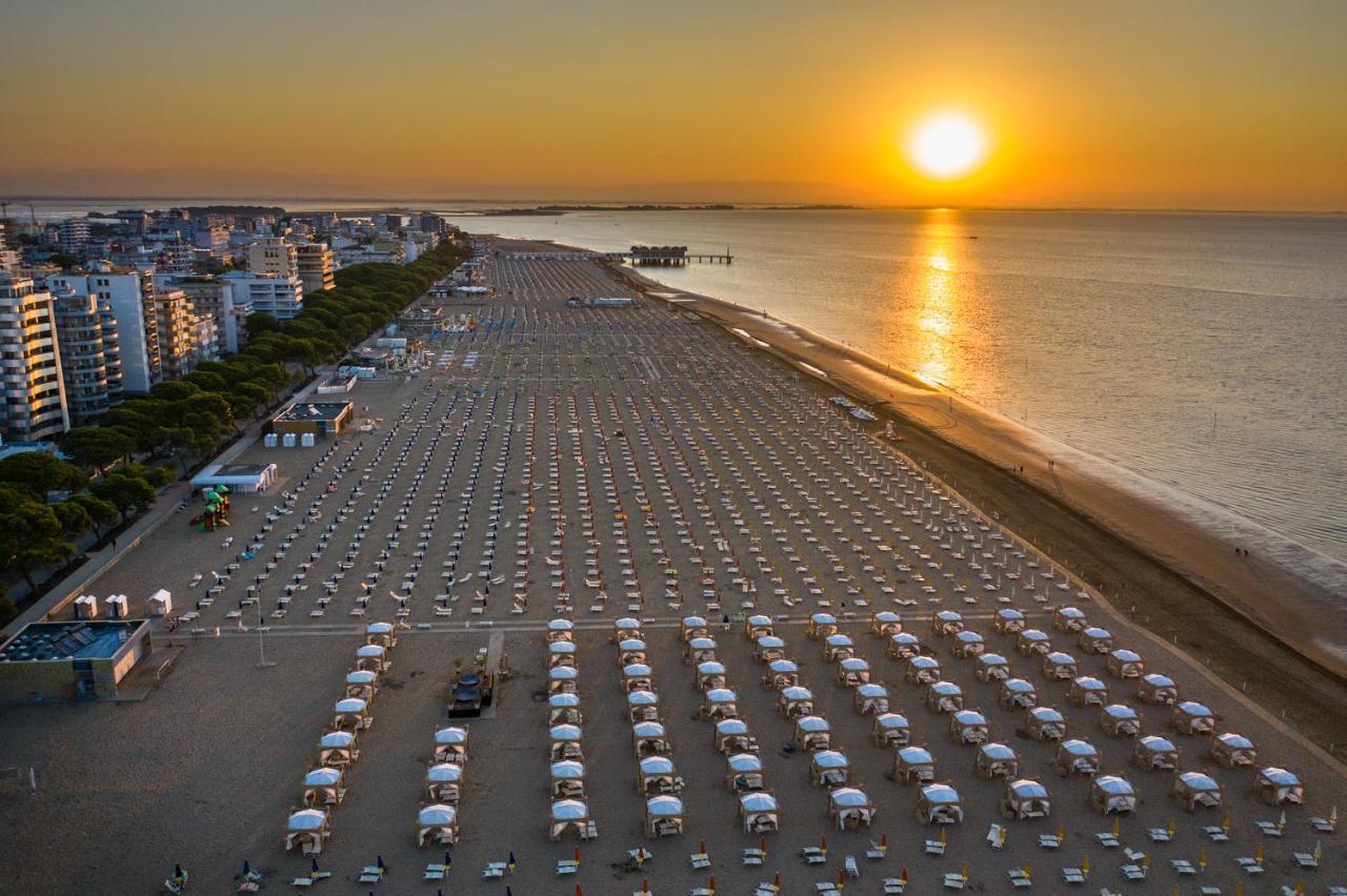 Villaggio Giove Lignano Sabbiadoro Bagian luar foto