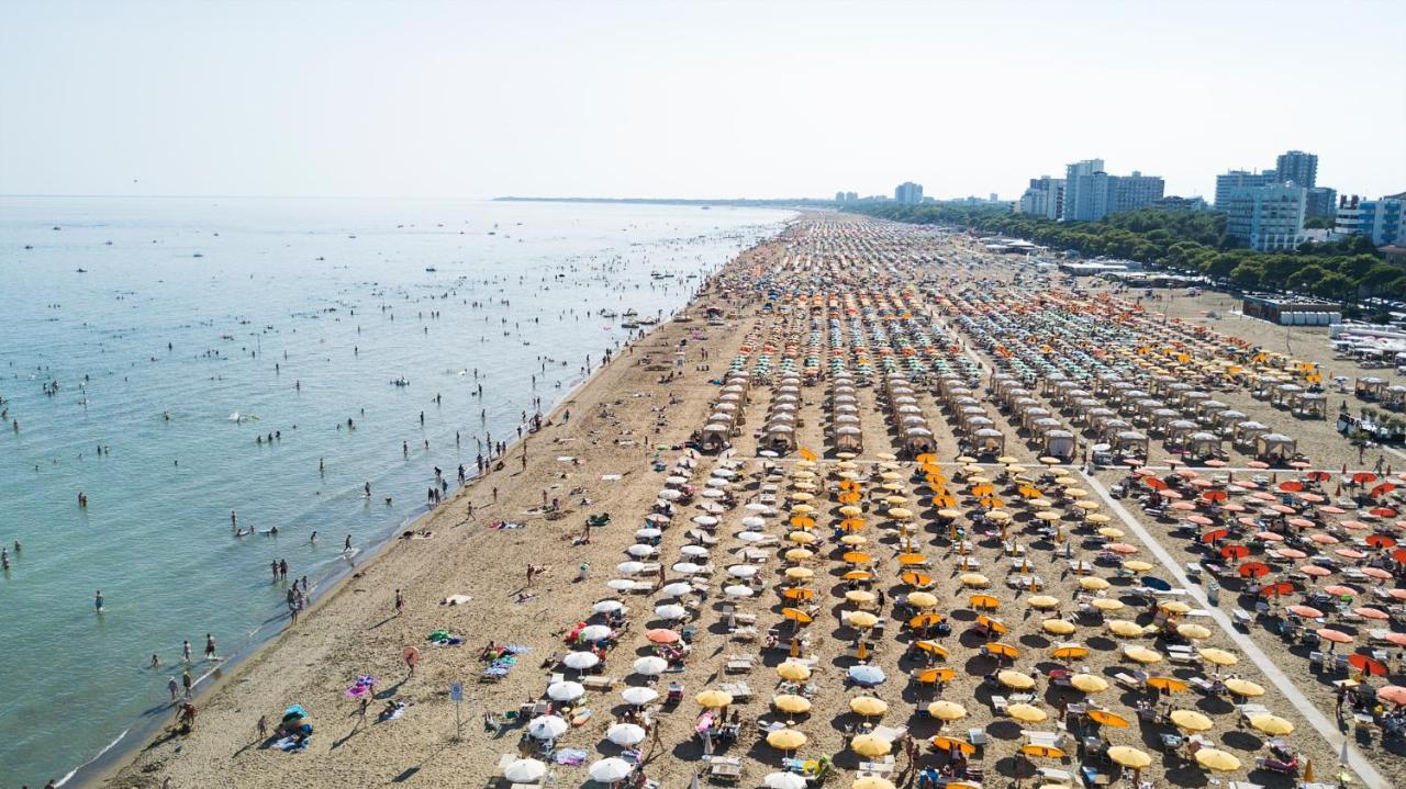 Villaggio Giove Lignano Sabbiadoro Bagian luar foto