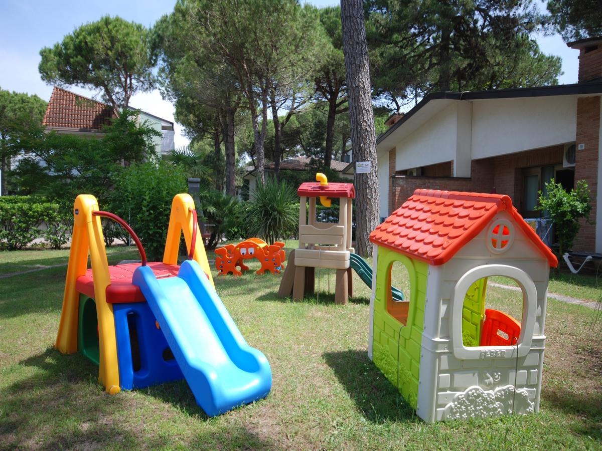 Villaggio Giove Lignano Sabbiadoro Bagian luar foto
